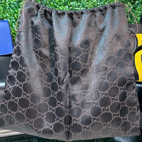 Gucci Abbey Guccissima Monogram Medium Shoulder Bag in Tan Cream - Picture 13 of 17